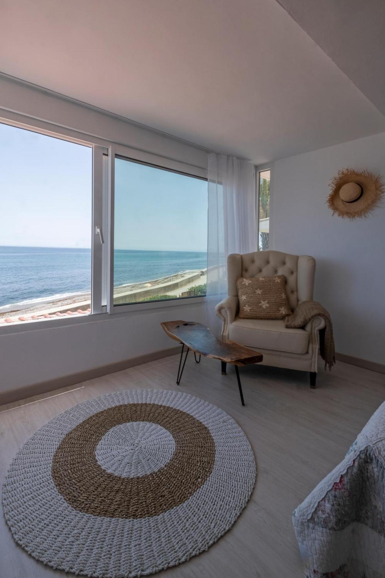 Beach Villa Dorada エステポナ エクステリア 写真