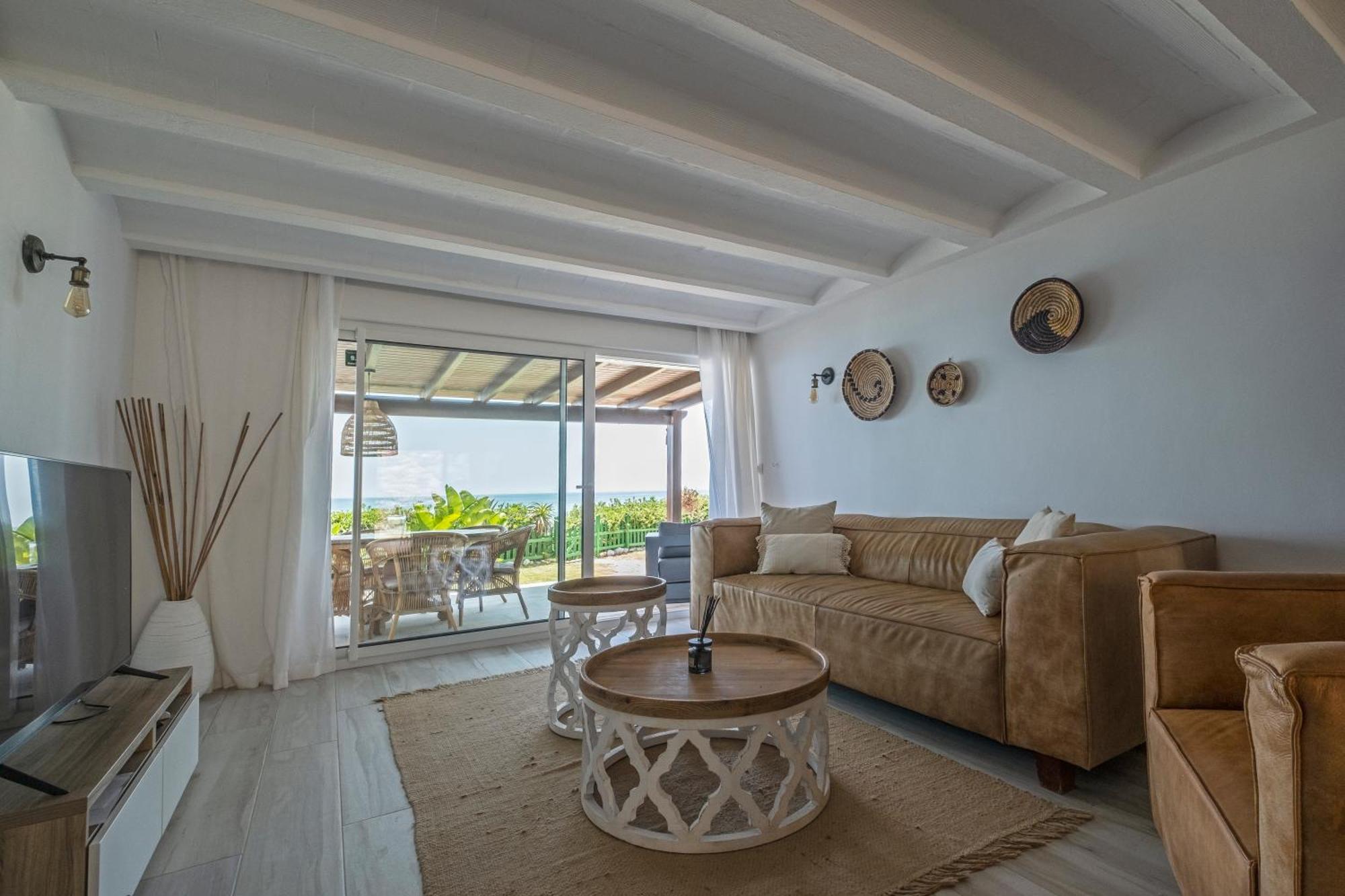 Beach Villa Dorada エステポナ エクステリア 写真