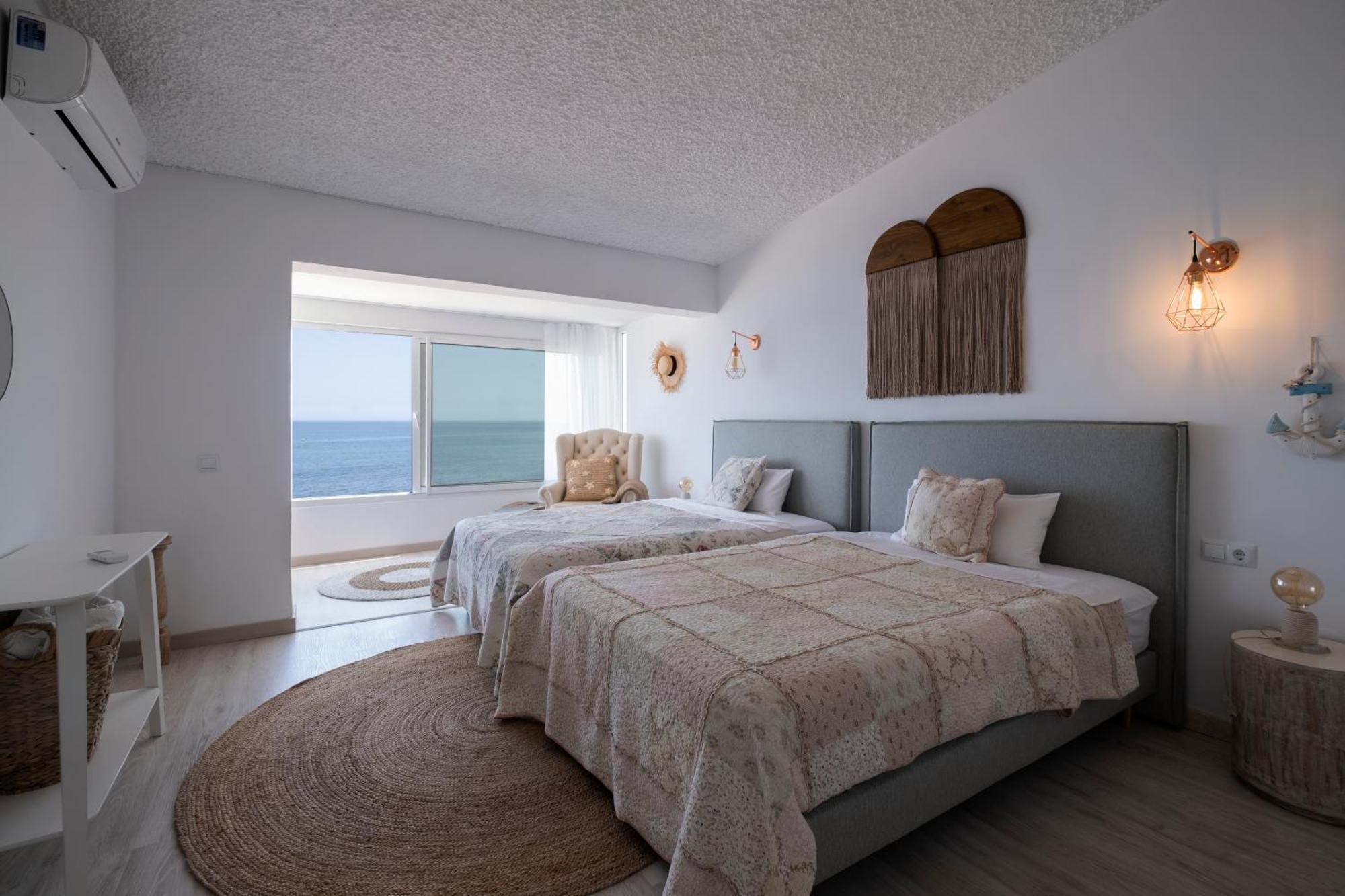 Beach Villa Dorada エステポナ エクステリア 写真