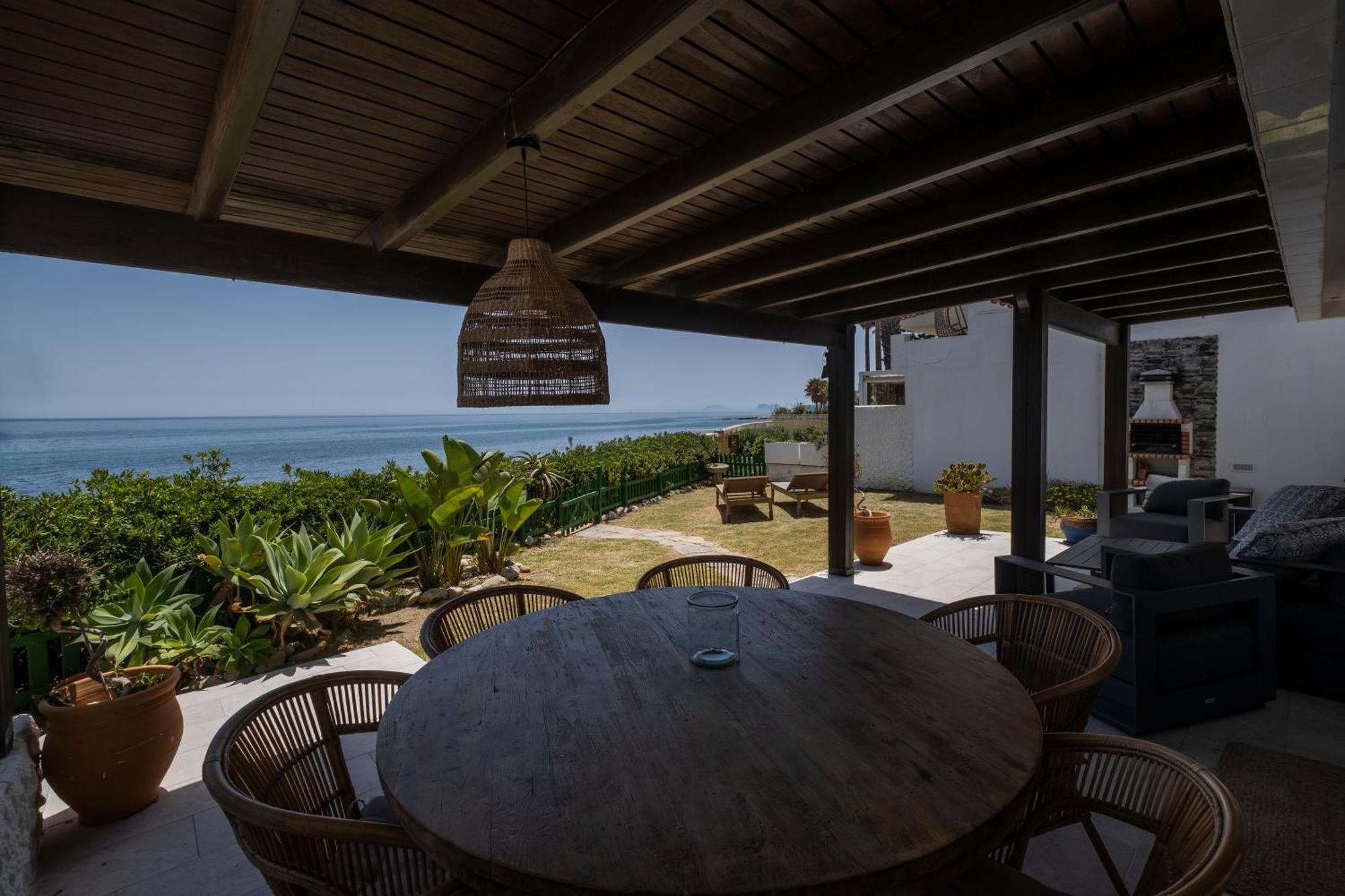 Beach Villa Dorada エステポナ エクステリア 写真