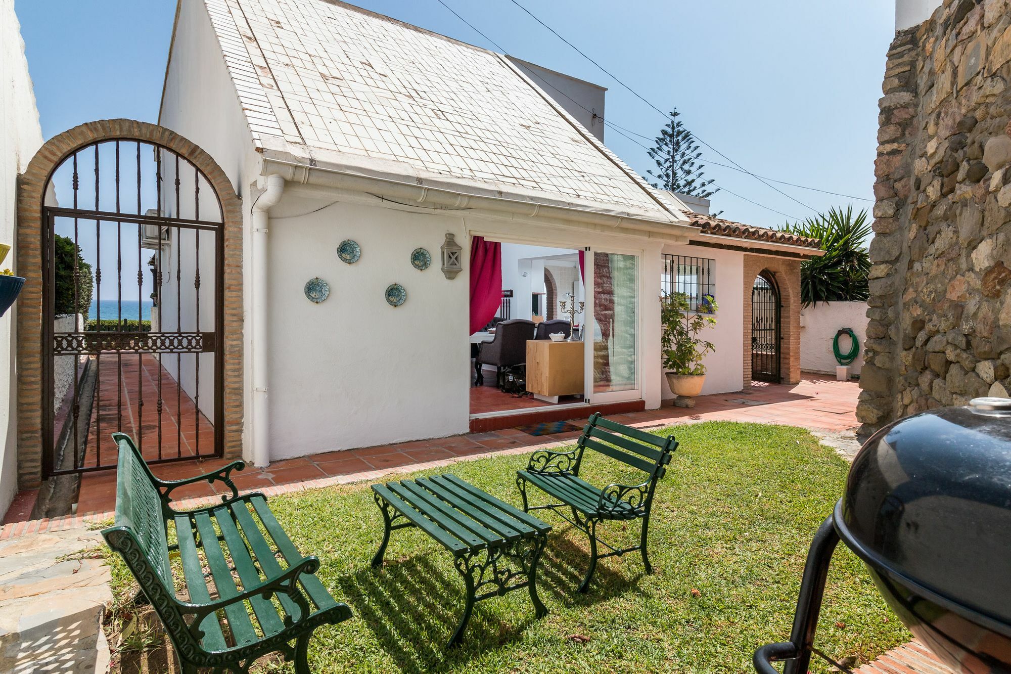 Beach Villa Dorada エステポナ エクステリア 写真