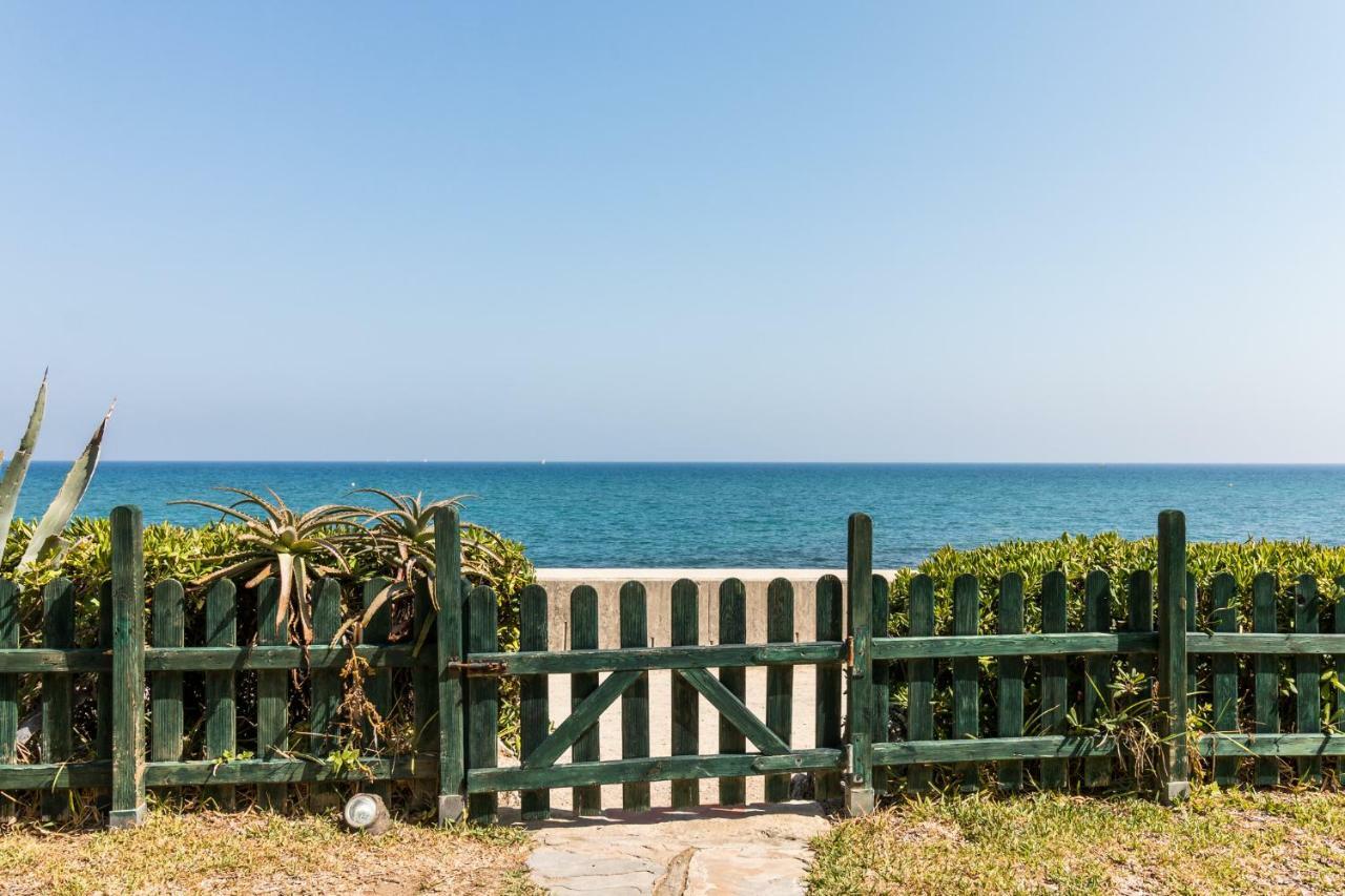Beach Villa Dorada エステポナ エクステリア 写真
